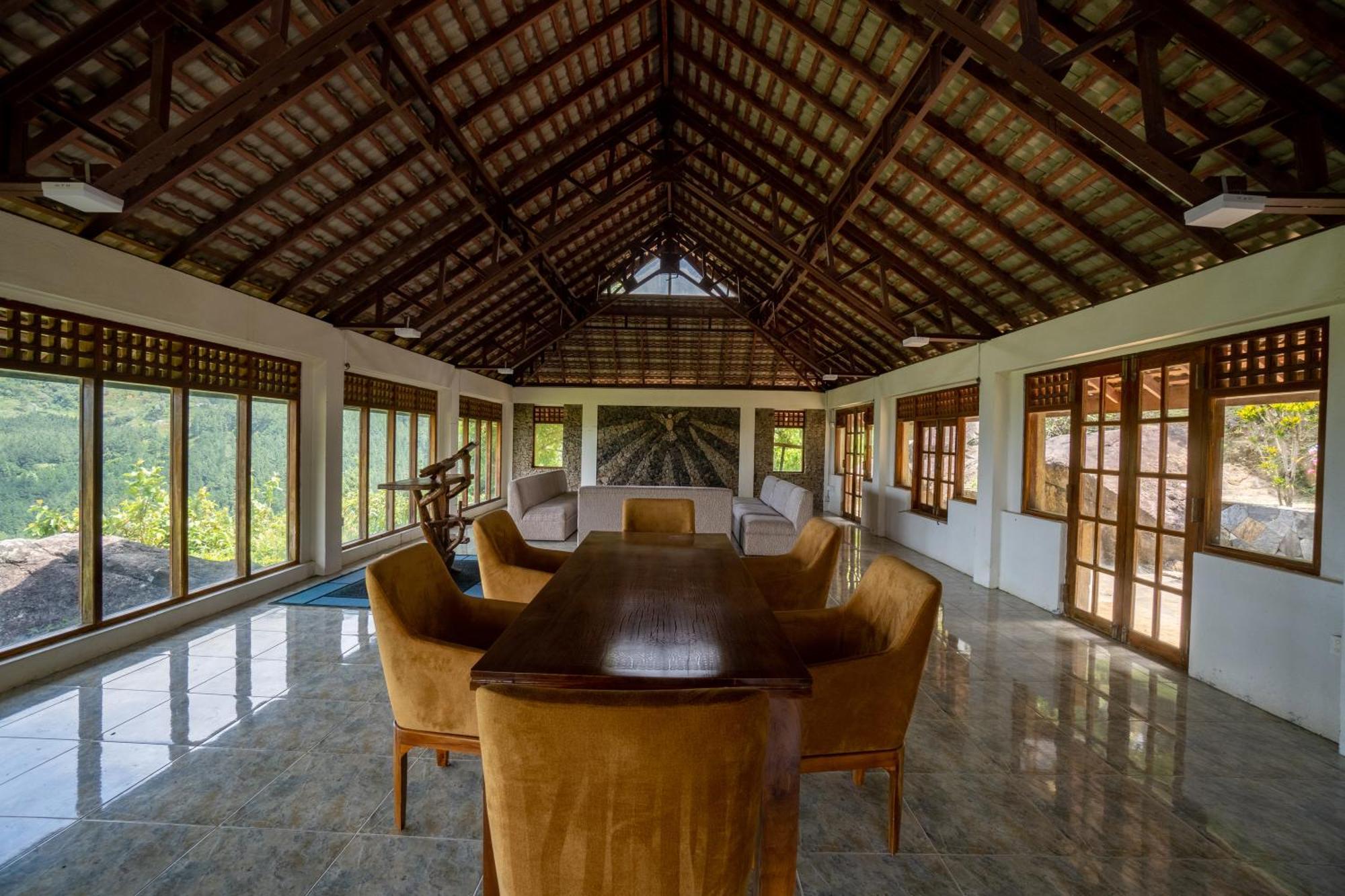 Shanthi Uyana Kandy Exterior photo